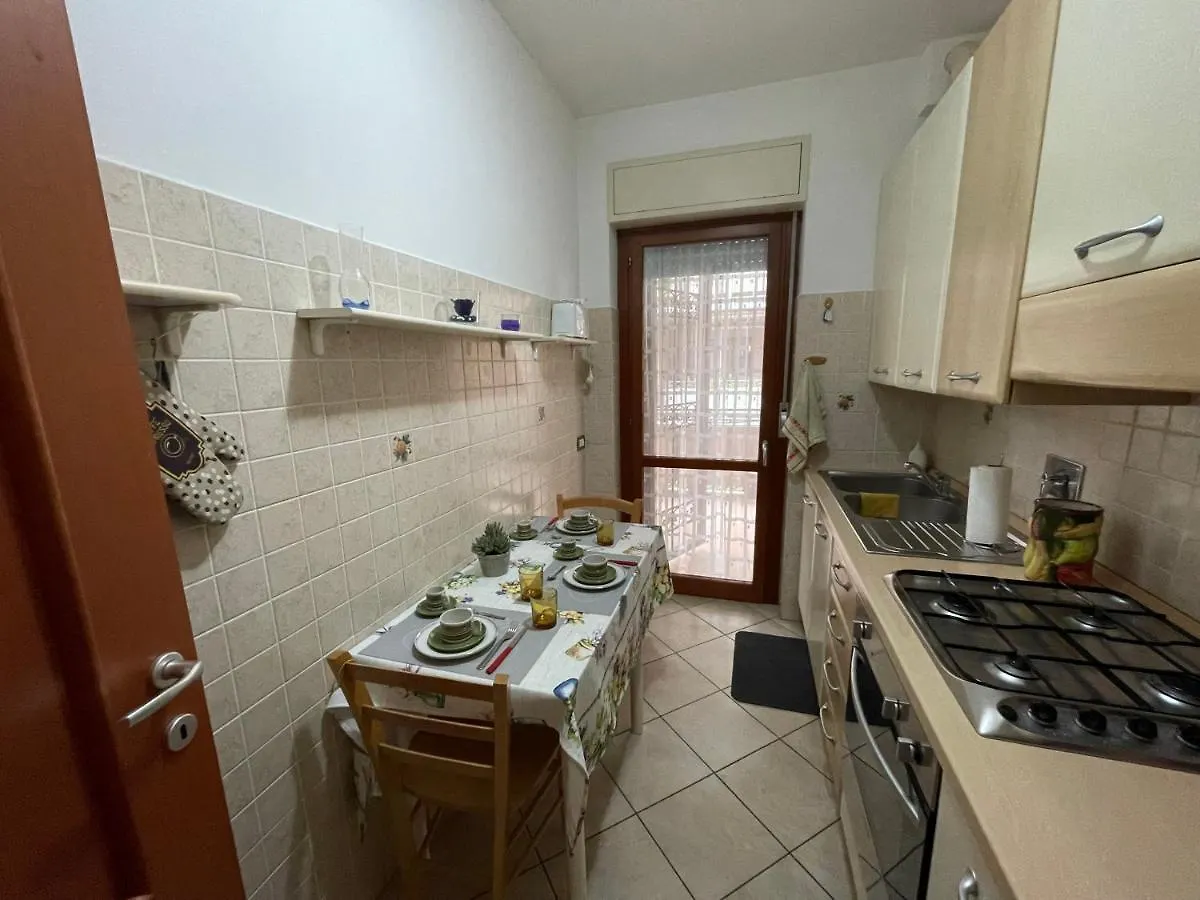 Love Dream House Rome 0*,  Italie